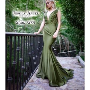 Jessica Angel 727 Turquoise Size Medium Prom Wedding Guest Event Dress